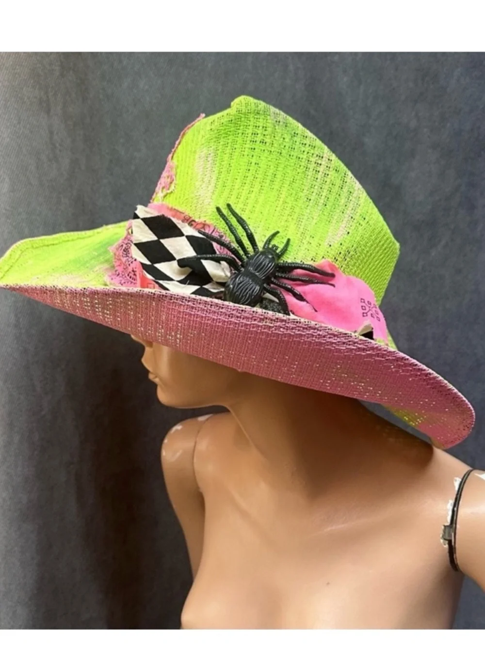 Vintage Cowboy hat w/ spider & cross bright green & pink - Picture 6 of 12